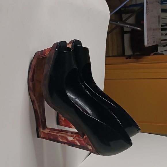 Jessica Simpson sz 8 platform Black patent leather heels. - Picture 4 of 8